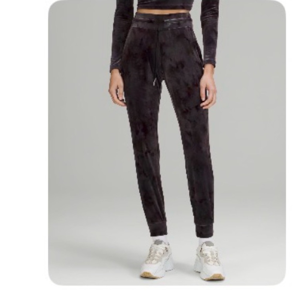 Lululemon ready to crush velour high-rise jogger full length